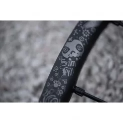 Paire De Roues MAVIC DEEMAX PRO SAM HILL 27,5'' Axe Av. 15x110 Mm - Ar. 12x148 Mm Boost 33 Paire De Roues MAVIC DEEMAX PRO SAM HILL 27,5'' Axe Av. 15x110 Mm - Ar. 12x148 Mm Boost -Vélos Et Accessoires 600x600 165664 15532669136975 1