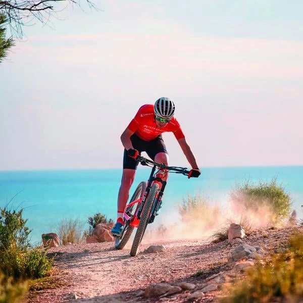 Cintre FSA COMET Aluminium Plat 31,8/740mm Noir 2 Cintre FSA COMET Aluminium Plat 31,8/740mm Noir – Image 2